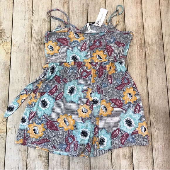 NWT Printed Faux-Wrap Romper | BCBGeneration - Picture 6 of 7